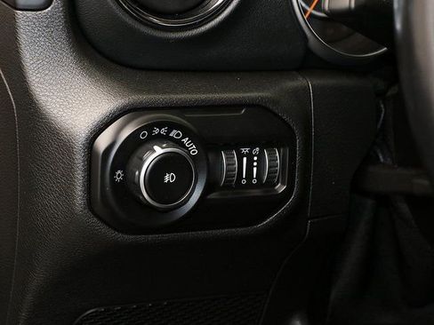 Used 2021 Jeep Wrangler Unlimited Sahara image 25