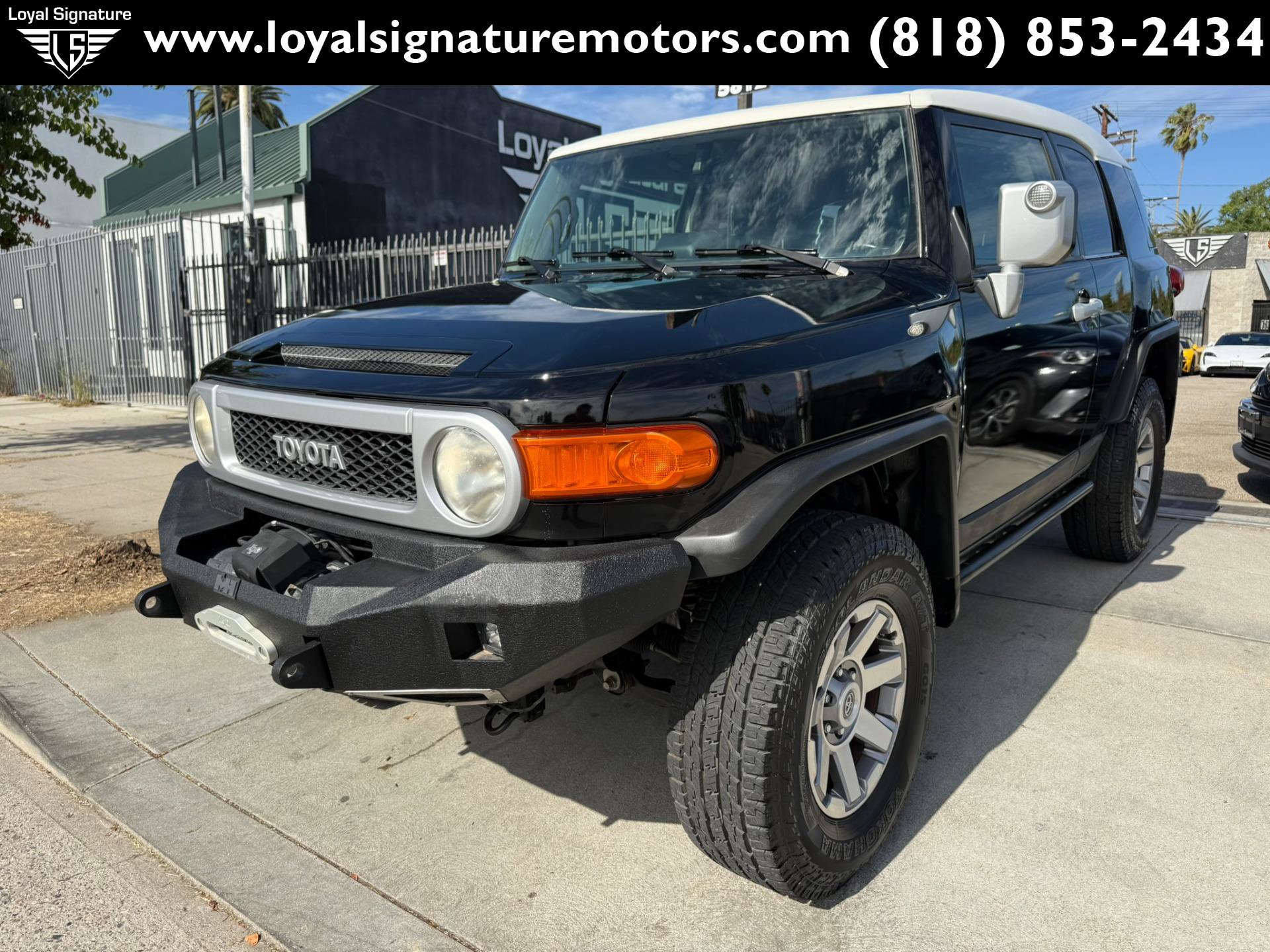 Used 2014 Toyota FJ Cruiser 4WD w/ Upgrade Package image 3