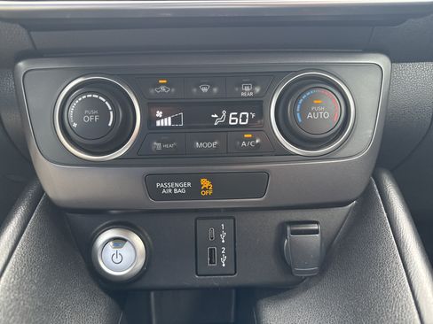 Certified 2025 Nissan Leaf S FWD image 17