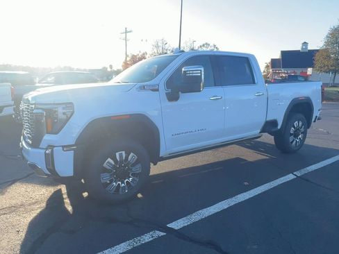 New 2026 GMC Sierra 2500 Denali w/ Denali Reserve Package image 25