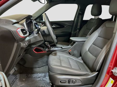 Used 2023 Chevrolet TrailBlazer RS w/ Technology Package FWD image 19