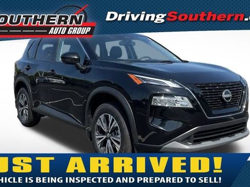 Used 2022 Nissan Rogue SV FWD image 1