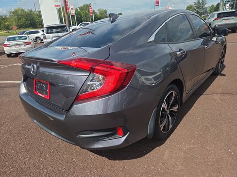 Used 2016 Honda Civic Touring image 3