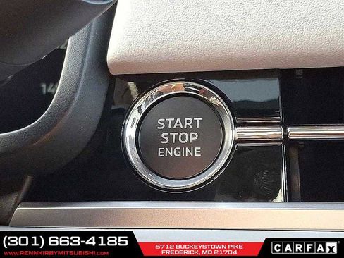 New 2025 Mitsubishi Outlander SE image 16