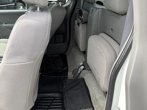 Used 2015 Nissan Frontier S RWD image 11