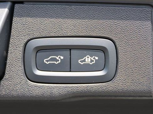 Used 2023 Volvo XC60 B5 Plus w/ Climate Package image 11