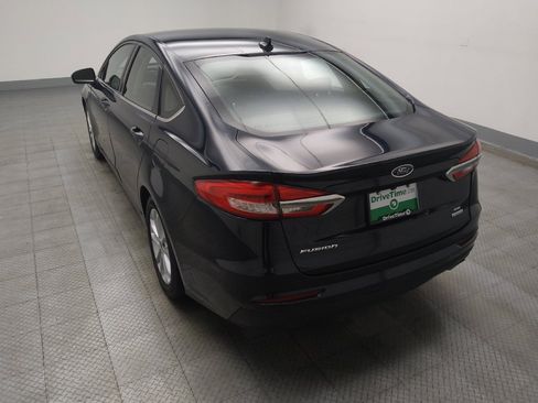 Used 2020 Ford Fusion SE FWD image 5