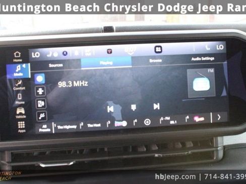 Used 2024 Jeep Wrangler Sahara image 23