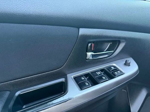 Used 2015 Subaru Crosstrek 2.0i Premium image 7