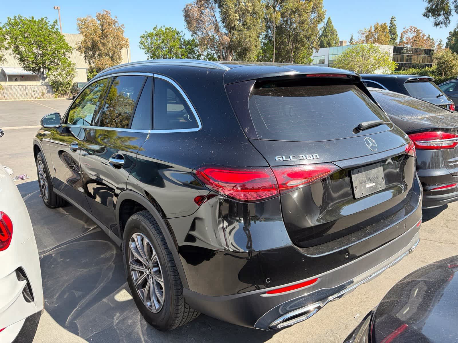 Used 2023 Mercedes-Benz GLC 300 4MATIC image 4