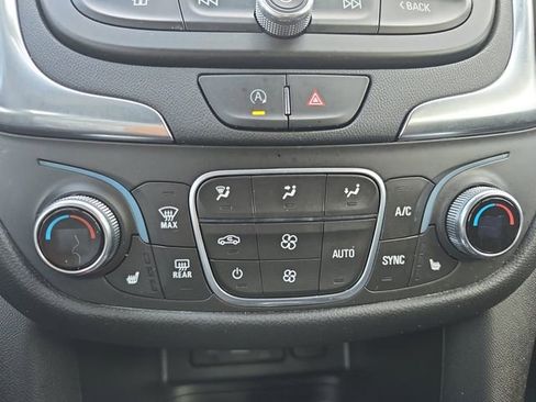 Used 2022 Chevrolet Equinox LT image 4