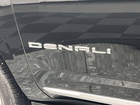 Certified 2025 GMC Yukon Denali w/ Sun & Power Step Package AWD/4WD image 6