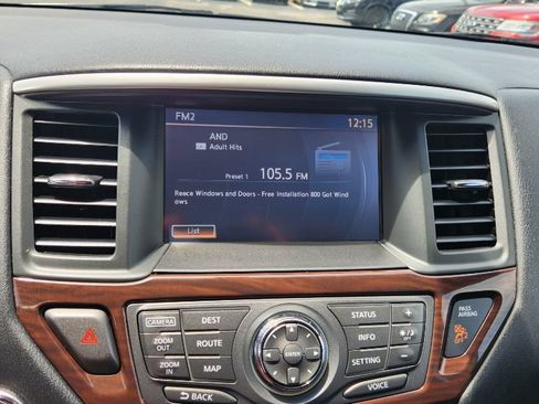 Used 2016 Nissan Pathfinder Platinum FWD image 21
