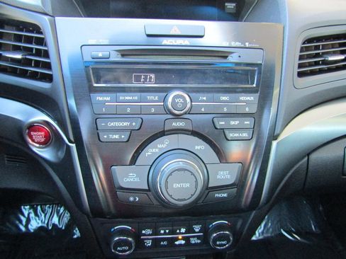 Used 2013 Acura ILX w/ Technology Package image 18