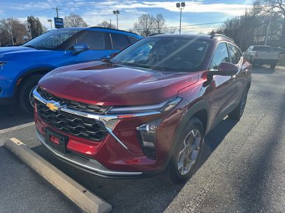Used 2025 Chevrolet Trax LT w/ Sunroof Package