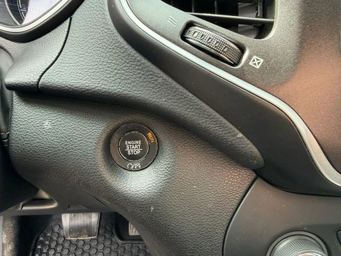 Used 2019 Jeep Cherokee Trailhawk w/ Cold Weather Group image 15