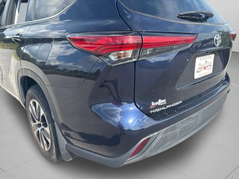 Used 2023 Toyota Highlander XLE FWD image 31