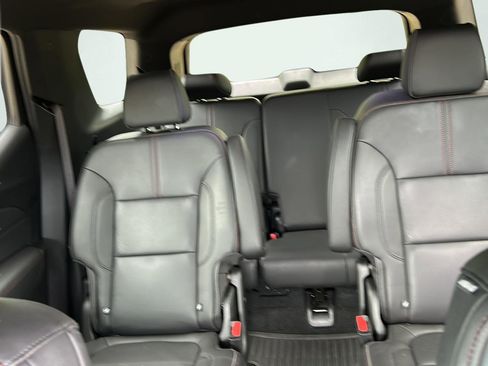Used 2023 Chevrolet Traverse RS AWD/4WD image 12