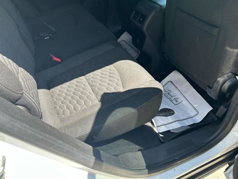 Used 2018 Chevrolet Equinox LT FWD image 11