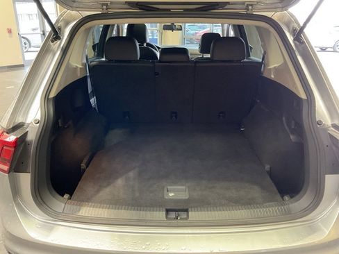 Used 2019 Volkswagen Tiguan SE w/ Panoramic Sunroof Package image 22