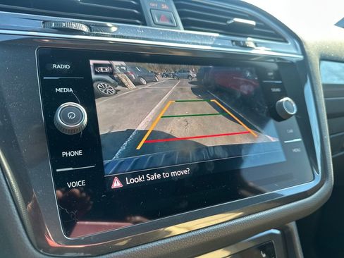 Certified 2024 Volkswagen Tiguan SE R-Line AWD/4WD image 10