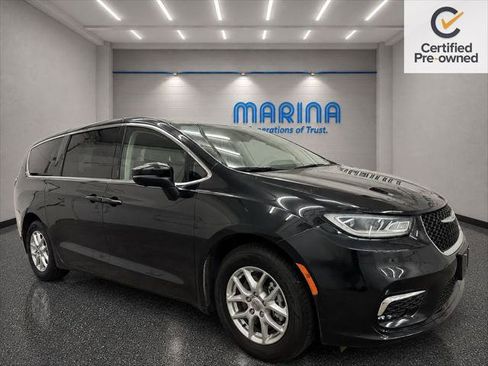 Certified 2023 Chrysler Pacifica Touring-L FWD image 1