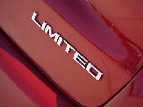 Used 2025 Jeep Compass Limited AWD/4WD image 10