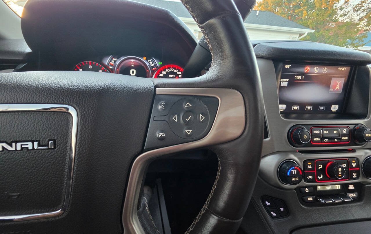 Used 2015 GMC Yukon Denali w/ Touring Package AWD/4WD image 37