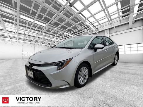 Used 2026 Toyota Corolla LE image 7