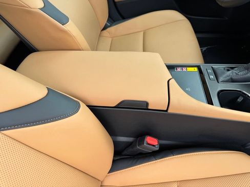 Used 2025 Lexus ES 300h F Sport FWD image 48
