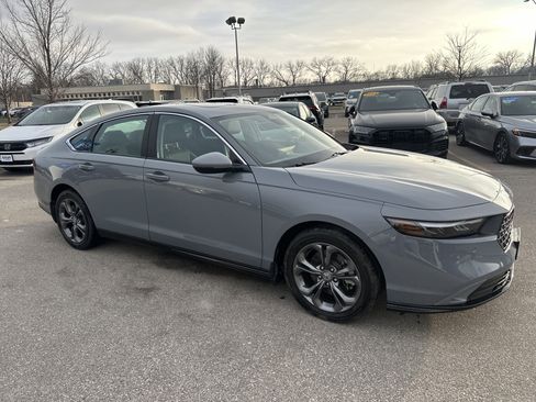 Used 2023 Honda Accord EX-L image 3