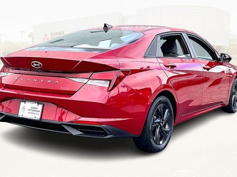 Used 2021 Hyundai Elantra SEL image 6