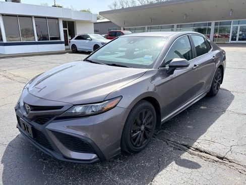 Used 2024 Toyota Camry SE FWD image 7