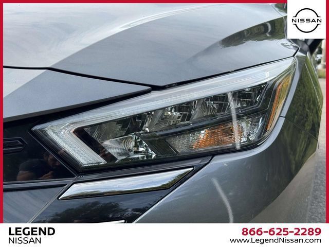 Used 2025 Nissan Versa SR w/ Trunk Package FWD image 10