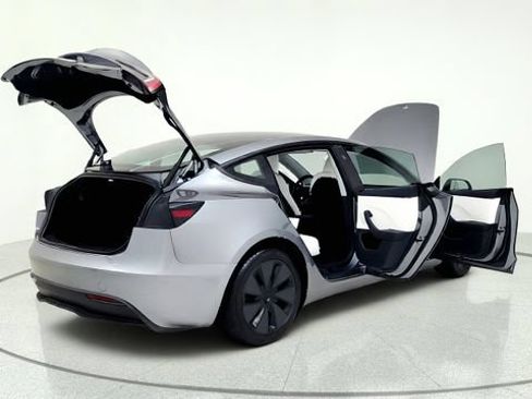 Used 2025 Tesla Model 3 Long Range RWD image 18