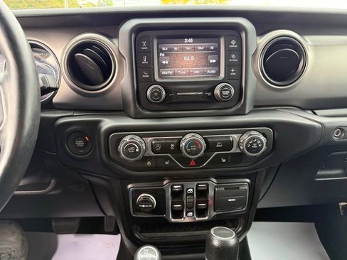 Used 2020 Jeep Gladiator Sport w/ Quick Order Package 24S AWD/4WD image 7