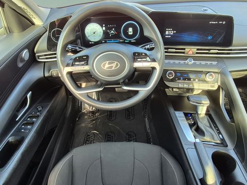 Used 2024 Hyundai Elantra SEL FWD image 13