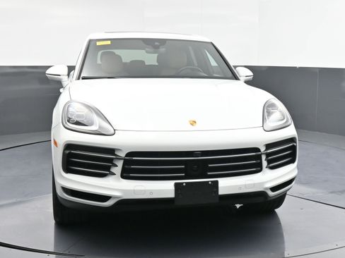 Used 2022 Porsche Cayenne image 2