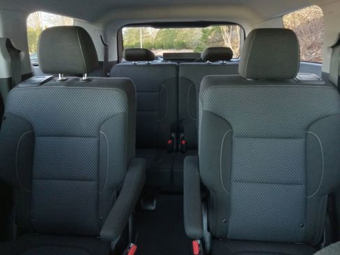 Used 2021 GMC Acadia SLE w/ Driver Convenience Package image 23