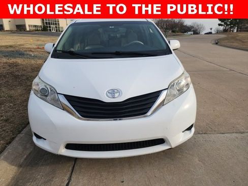 Used 2011 Toyota Sienna LE image 8