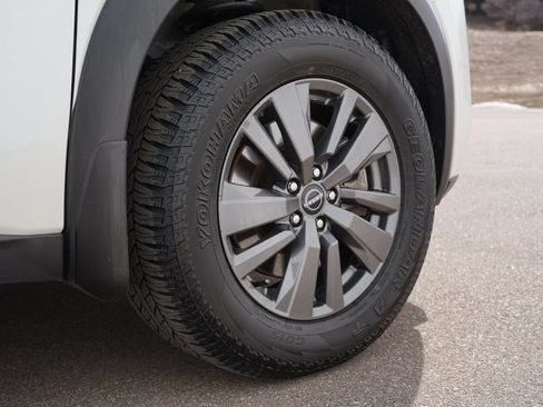 Used 2023 Nissan Pathfinder SV AWD/4WD image 33
