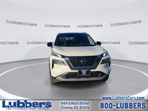 Used 2021 Nissan Rogue SL w/ Premium Package image 3