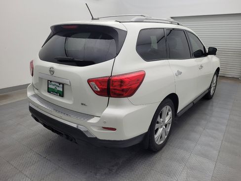 Used 2018 Nissan Pathfinder SL w/ SL Premium Package FWD image 9