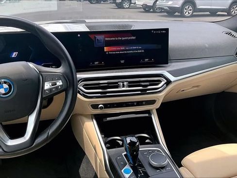 Used 2023 BMW i4 eDrive35 RWD image 6