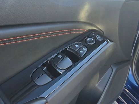 Used 2023 Nissan Altima 2.5 SR FWD image 10
