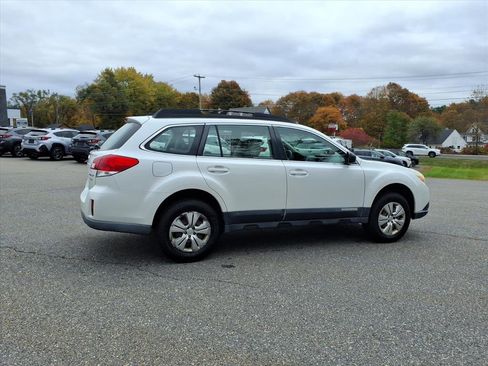 Used 2011 Subaru Outback 2.5i image 5