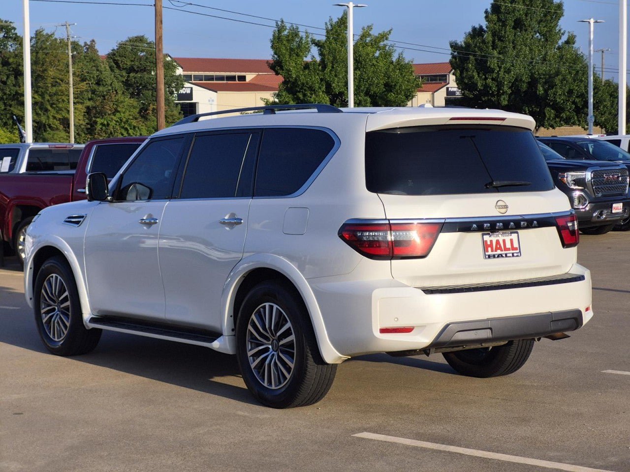 Used 2023 Nissan Armada SL RWD image 4