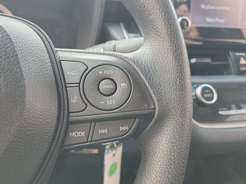 Used 2021 Toyota Corolla LE image 26
