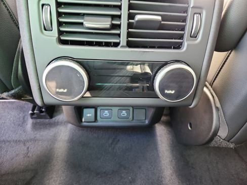 Certified 2025 Land Rover Discovery S image 26