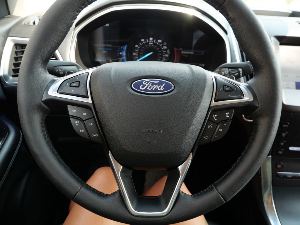 Used 2020 Ford Edge Titanium AWD/4WD image 20